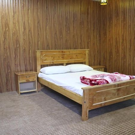 Golden Peak Guest House Gilgit Buitenkant foto