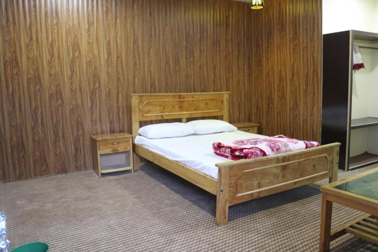 Golden Peak Guest House Gilgit Buitenkant foto