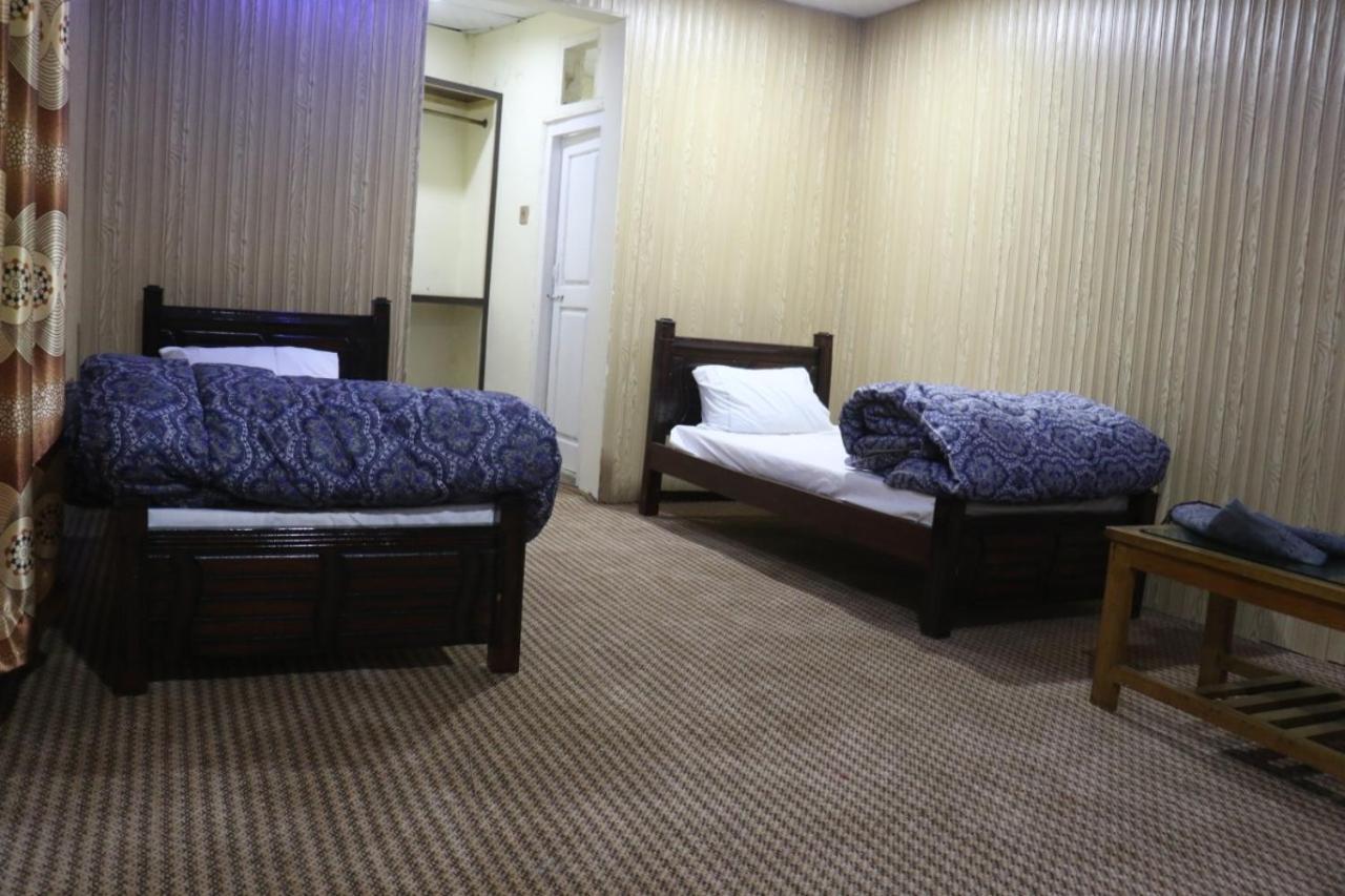 Golden Peak Guest House Gilgit Buitenkant foto