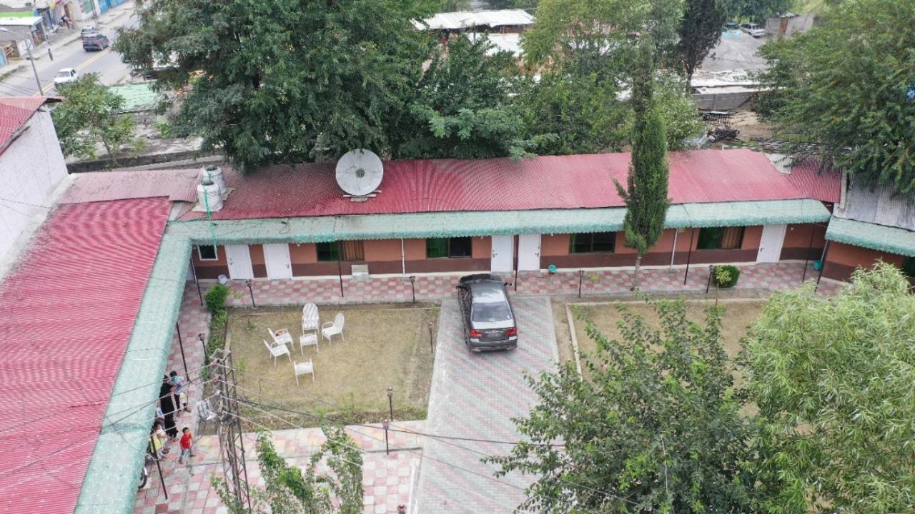 Golden Peak Guest House Gilgit Buitenkant foto